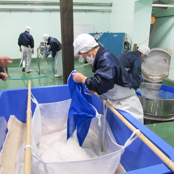 【皇室も認める賀茂鶴！冷から燗まで美味しく楽しめます！】　賀茂鶴　上等酒　180ml(一合瓶) | 賀茂鶴 | 08