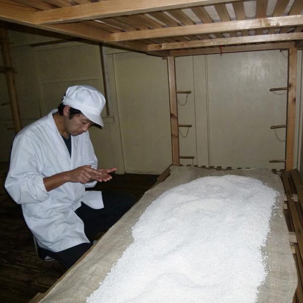 【品評会用に造られたライチを思わす華やかな香りの秘蔵酒！】　月山　春陽70　純米酒　島根県産春陽100％使用　精米歩合70％　イエローラベル　1800ml |  | 04