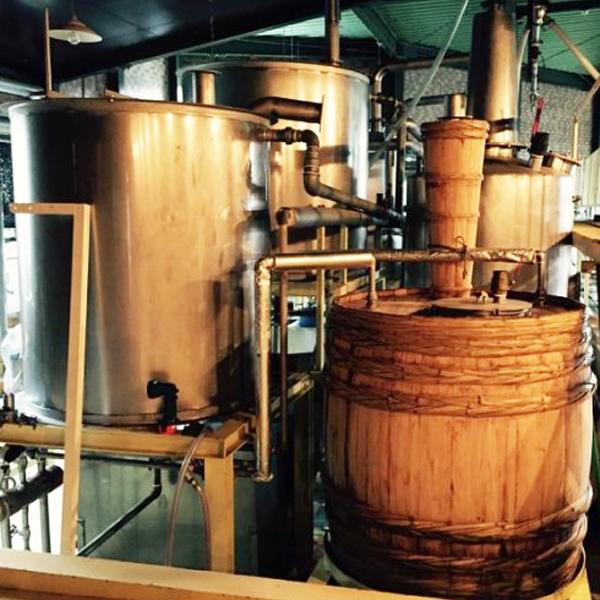 【黒麹特有の芳醇でキレのある甘みが魅力！】　オガタマ　鉄幹黒　黒麹　芋焼酎　古式甕仕込み　25度　900ml | オガタマ酒造 | 06