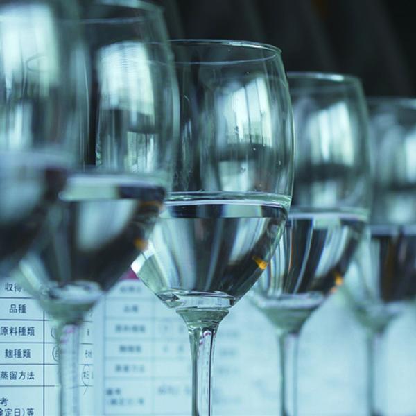 【送料無料！】【100ml×2本プレゼント！】【魔王杜氏の最高傑作！】七窪　白麹　芋焼酎　大重谷名水　25度　1800ml×6本セット(北海道・沖縄は送料+990円)_3