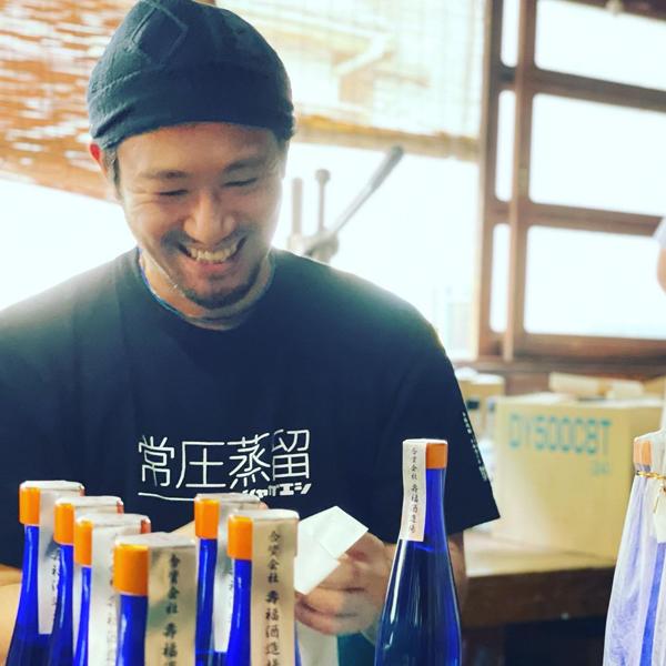 【送料無料！】【テレビでも紹介！兼八や中々よりもリピ買い多数！】　寿福絹子　麦焼酎　二年以上熟成　25度　1800ml×2本セット(北海道・沖縄は送料+990円) |  | 16