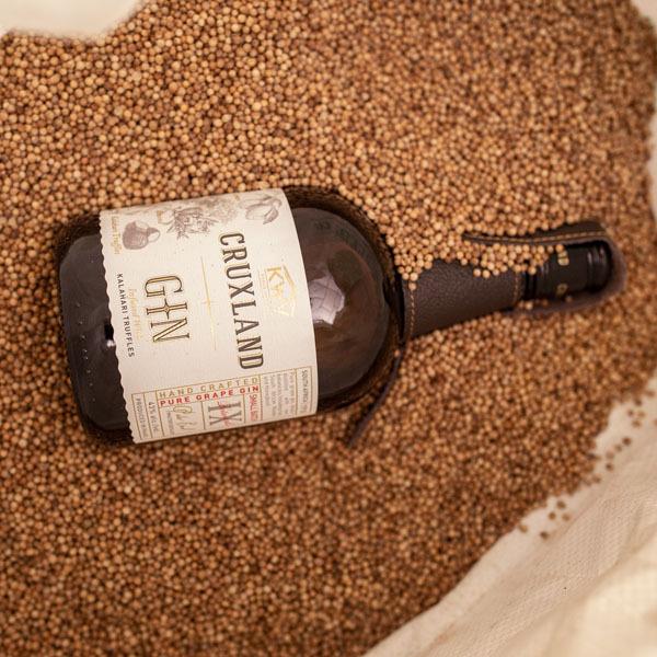 世界初！トリュフを漬け込んだプレミアムドライジン！】 KWV