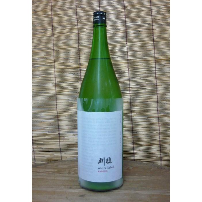 秋田清酒 刈穂 ホワイトラベル純米酒 1800ml（クール便） : 酒のくりもと - 通販 - Yahoo!ショッピング