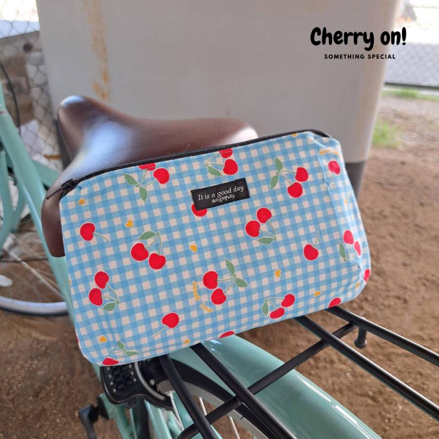 ちょこっとお出かけに便利 保冷保温 ファスナーポーチ ジュース