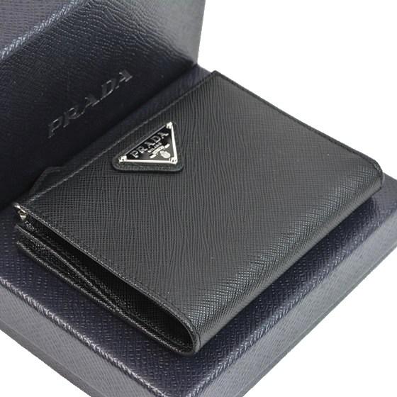 【新品 未使用】PRADA　二つ降りコンパクト財布　1ML050 トライアングル PRADA（プラダ） 【未使用】プラダ 1ML050 サフィアーノトライアングル
