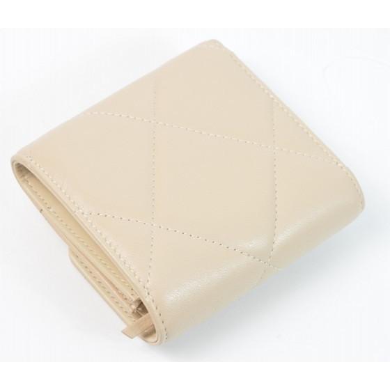 CHANEL 【美品】シャネル CHANEL 19 マトラッセ AP1064 三つ折り 財布  