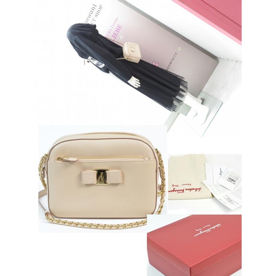 FERRAGAMO（フェラガモ） 【新品同様】フェラガモ ショルダーバッグ