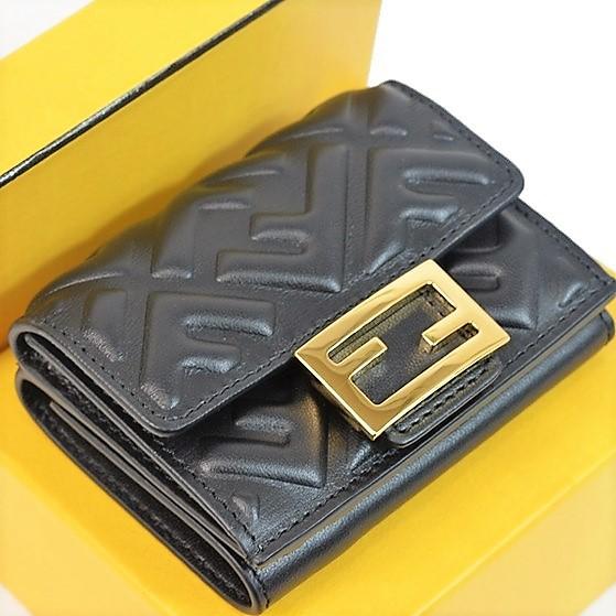 新品未使用品】フェンディ FENDI 財布 三つ折り ミニ財布 BAGUETTE  
