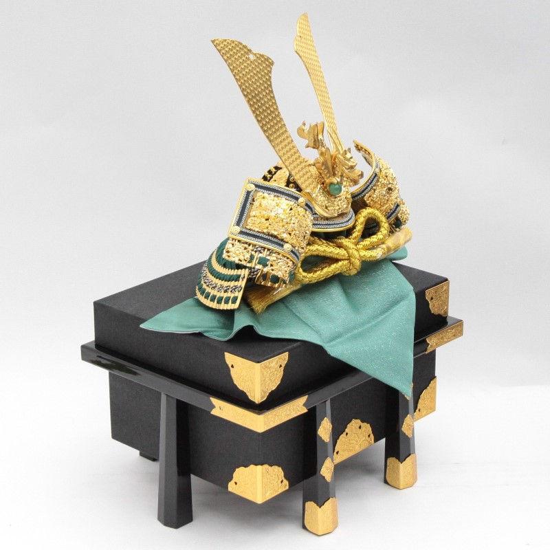 五月人形　13号 五月人形 コンパクト 兜飾 13号 銀中鍬兜 白木ケース飾【ご優待