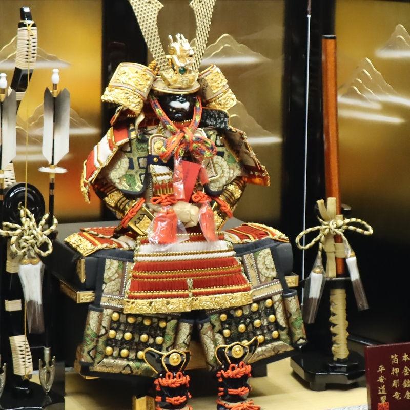 五月人形 鎧飾り高床飾 平安道翠作 8号 極上連山 2024-yb076 幅90cm