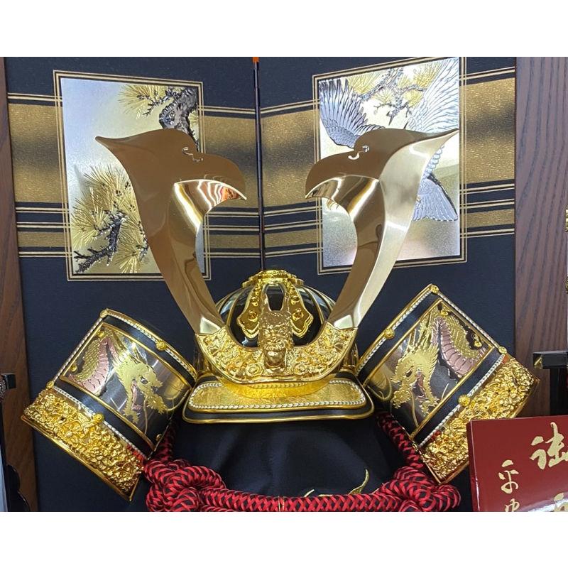 五月人形 兜飾り収納飾 平安武政作 25号 着用兜 彫金松鷹 2024-yb090