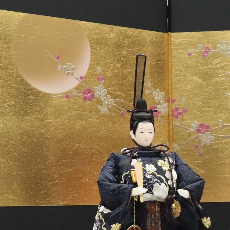 雛人形 親王平飾り 黒塗り屏風 西陣織 新品未使用 展示品 雛人形 親王平飾り 真央 小三五 立雛親王 雪輪桜刺繍 月に梅黒金屏風