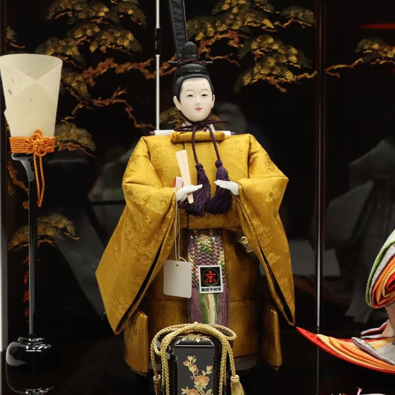 雛人形 親王平飾り 冴 道翠 十番 立雛親王 黄櫨染正絹 曙塗り羽衣屏風 2024-yg166 幅70cm 平飾_5