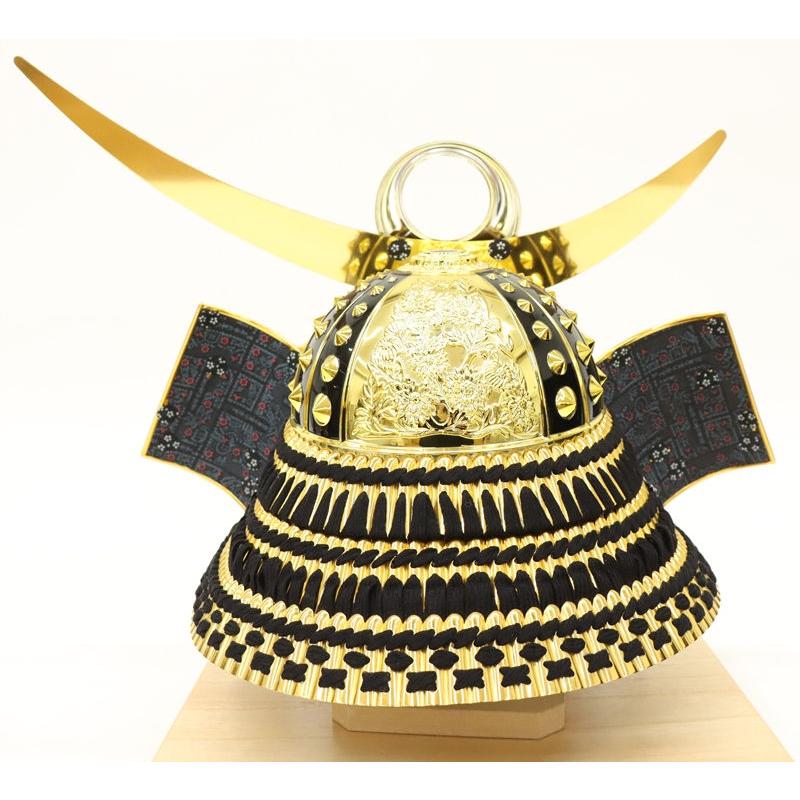 五月人形 兜飾り着用収納飾 25号 一成 上杉謙信 彫金風木目 2025