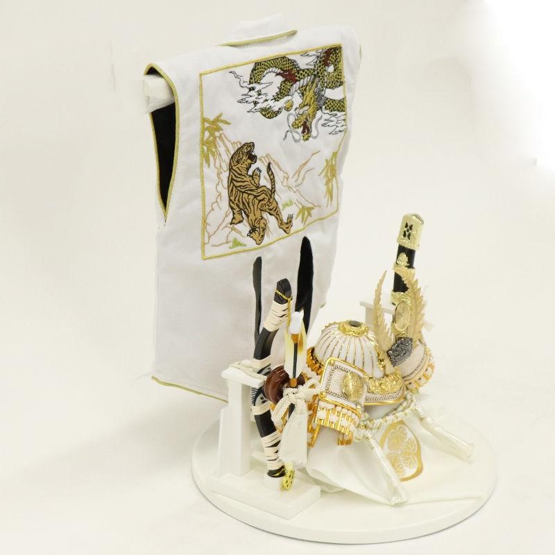 徳川家康　五月人形　兜飾り　白陣羽織付き兜平飾り　龍虎柄 五月人形 兜飾り平飾 5号 悠真 徳川家康 陣羽織飾り（白） 2025