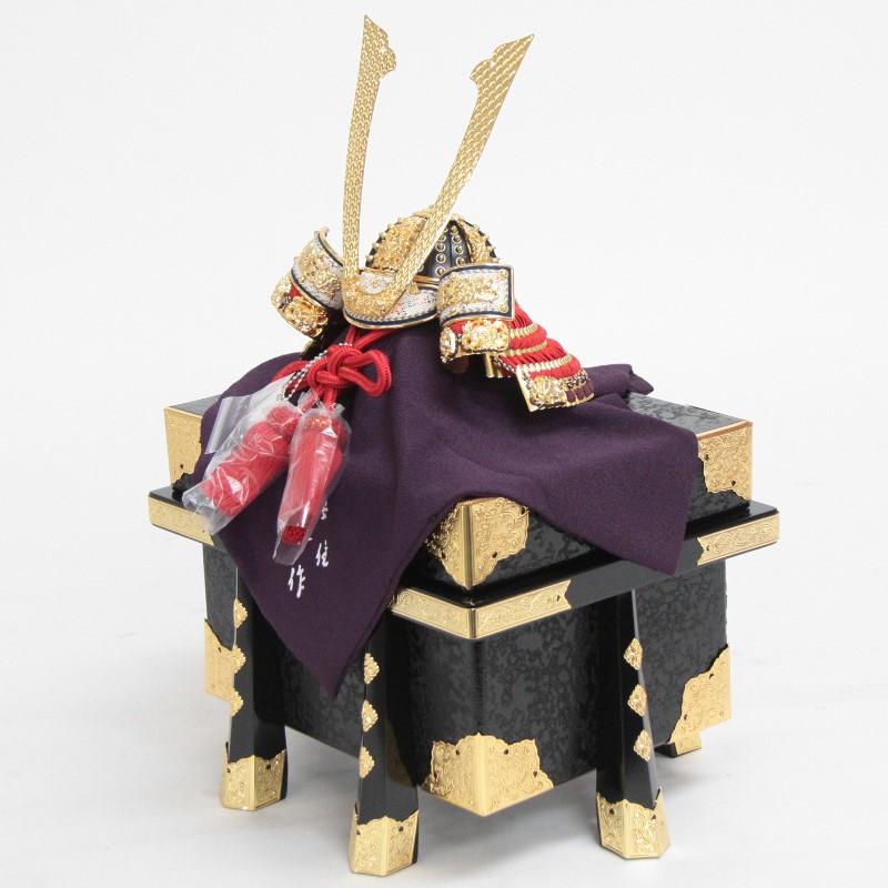 五月人形 兜飾り平飾 一水作 10号 紅悠 京甲冑 黒塗金屏風 2025-tb069