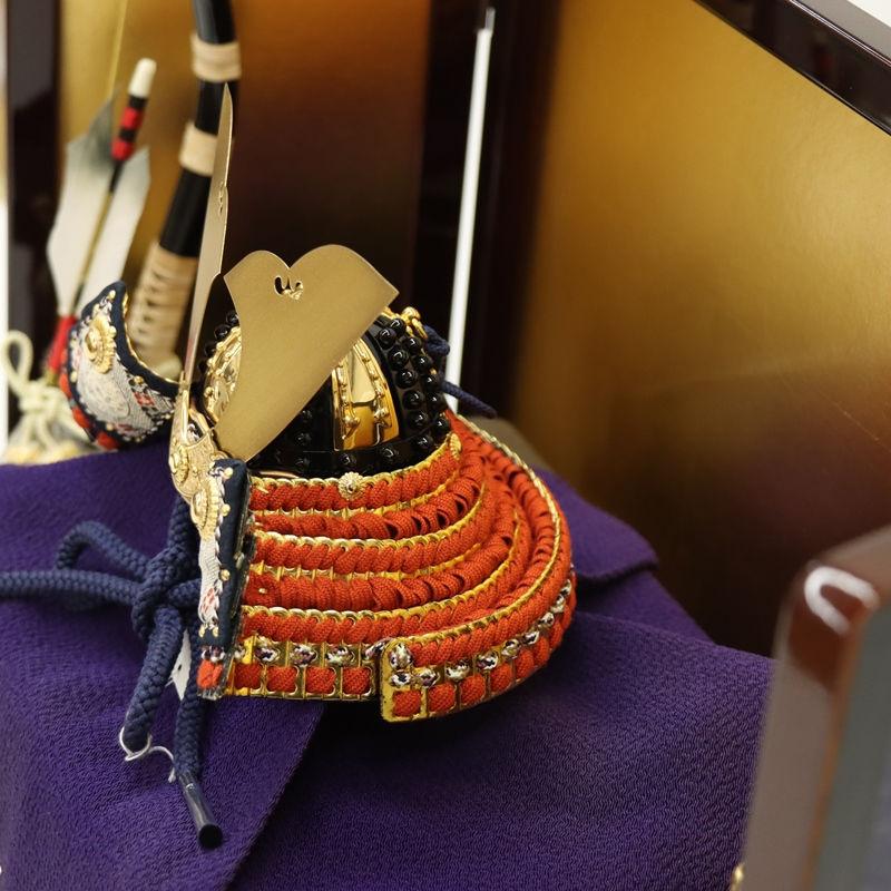 五月人形 兜飾り平飾 加藤一冑作 1/4号 伊織 濃茶塗金屏風 2025-tb070