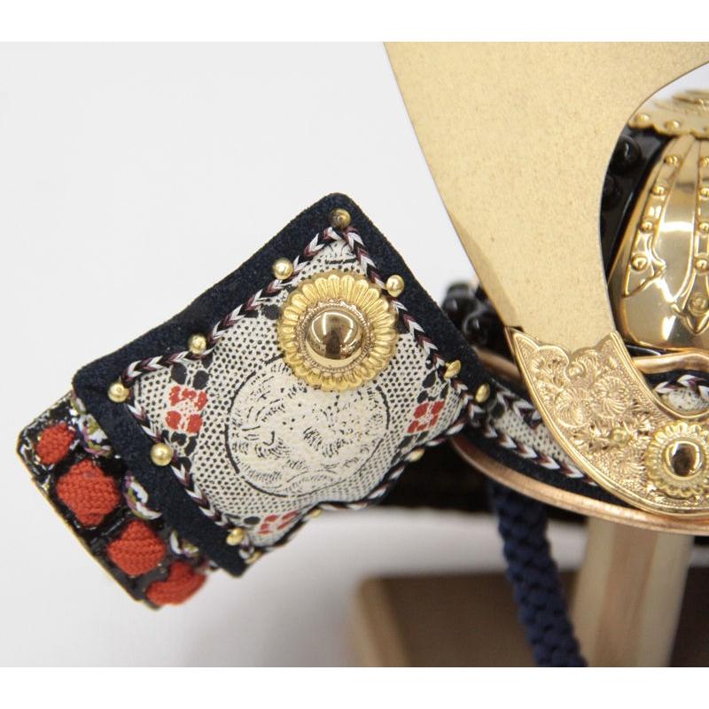 五月人形 兜飾り平飾 加藤一冑作 1/4号 伊織 濃茶塗金屏風 2025-tb070