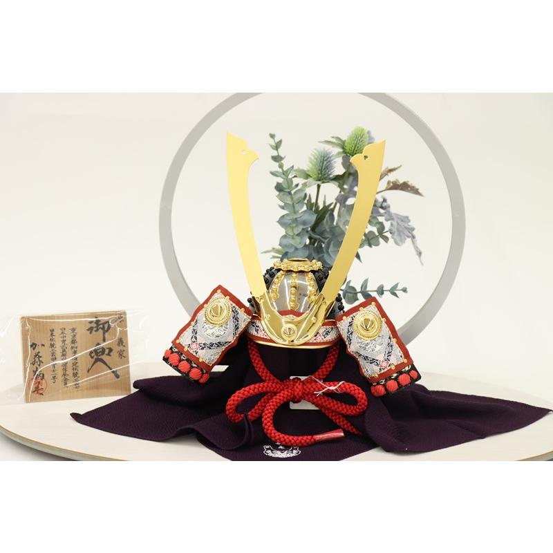 五月人形 兜飾り平飾 加藤鞆美作 1/3号 蒼 源義家 ホワイト楕円 2025