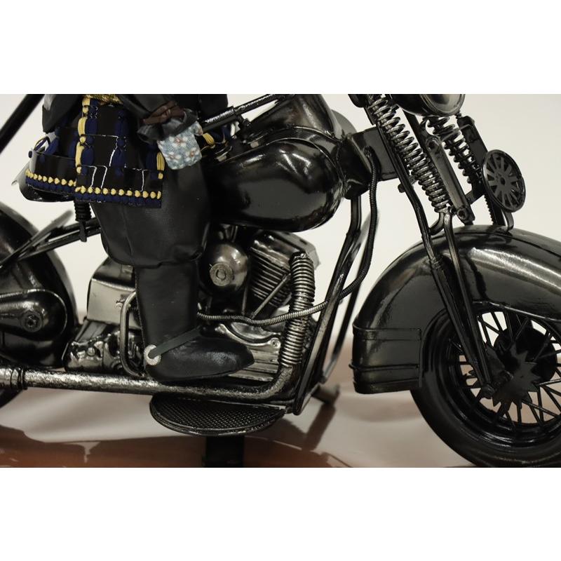 五月人形 子ども大将平飾 壹三作 わんぱくライダー 黒鉄伊達鎧着大将