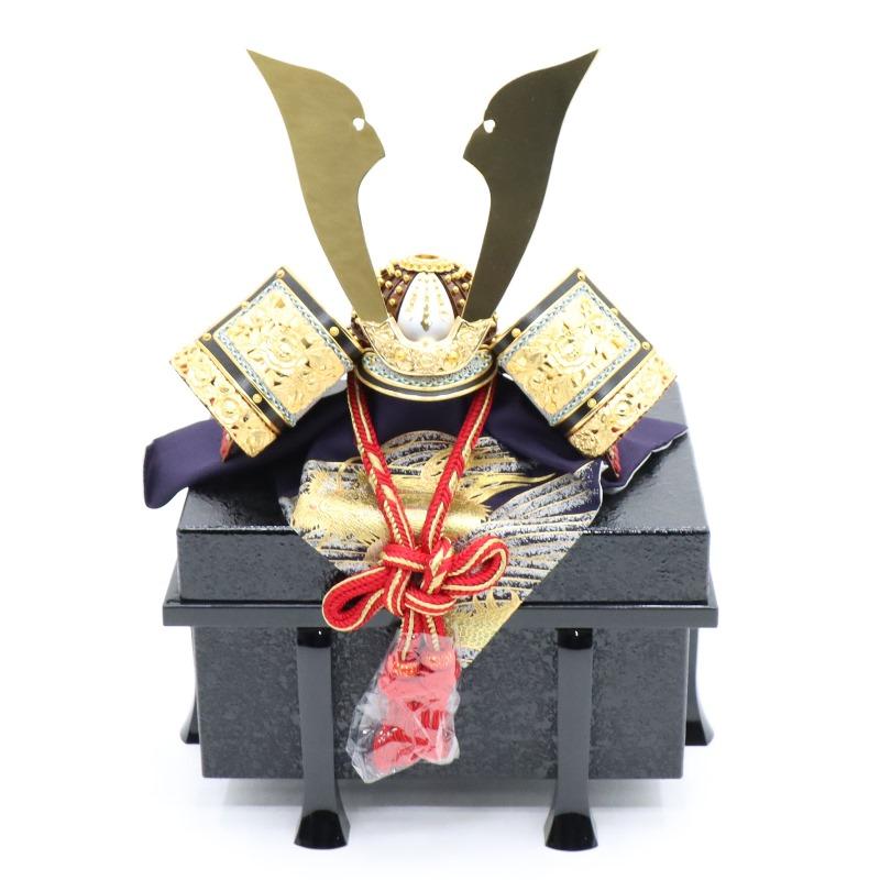 五月人形 兜 平飾り 15号 たくみ 幅69cm 牡丹金具 黒艶塗 金屏風