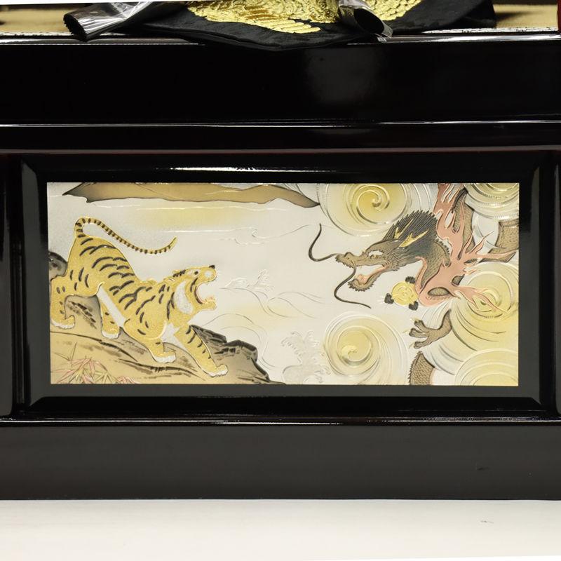 アウトレット品 五月人形 兜 収納飾り 49cm 玄武兜 龍虎彫金屏風 24a