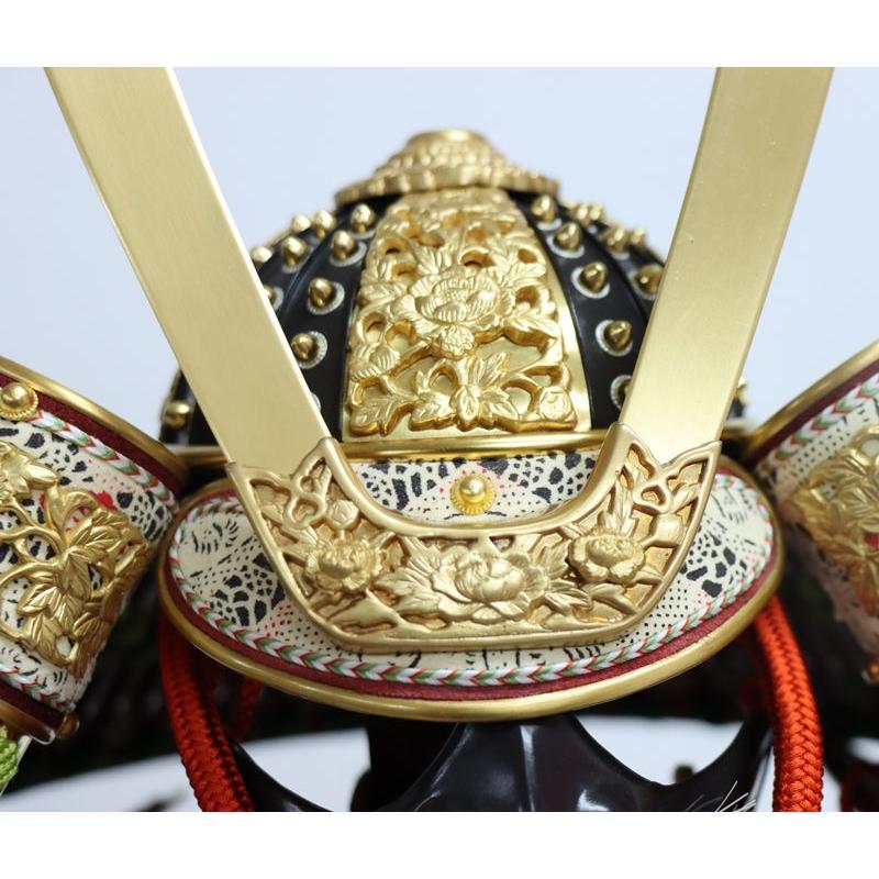 東京都指定伝統工芸品　兜　五月人形　鎧　【値下げ】 伝統工芸士・平安晴峰作 淡萌黄色糸金小札兜 最高級国産