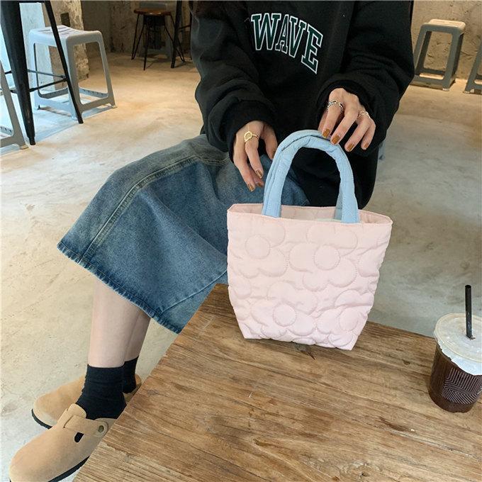 lululemon☆撥水 ふわふわ グリッドキルト・ミニトートバッグ lululemon☆撥水 ふわふわ グリッドキルト・ミニトートバッグ