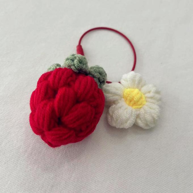 ♥️手編み♥️ハンドメイド　いちごバッグ♥️ファーバッグ♥️ ♥️手編み♥️ハンドメイド いちごバッグ♥️ファーバッグ♥️