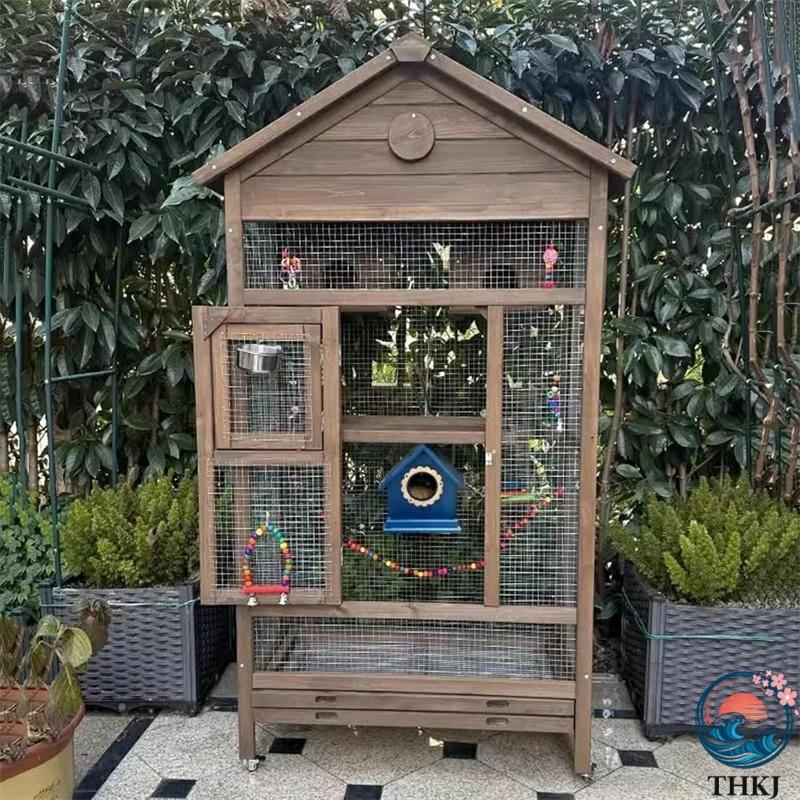 インコ 屋外 木製 鳥かご トリカゴ セキセイインコ 鳥籠 大型 防風カバー THKJ 取り外し可能な底トレイ サイレントユニバーサルキャスター付き 鳥小屋 文鳥 鳥の画像