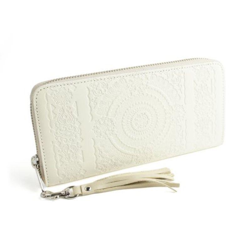 パッカパッカ pacca pacca 日本製 本革 長財布 ラウンドファスナー アラベスク 馬革 牛革 (ホワイトベージュ) ウェア&シュー