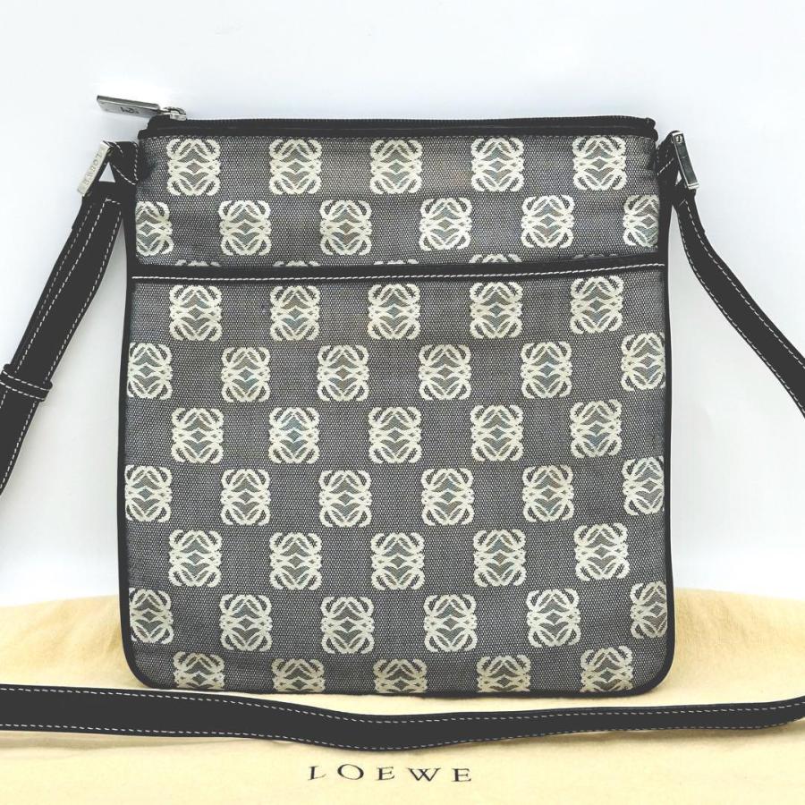 ロエベ　ショルダーバッグ　リピートアナグラム　ロゴ　スタッズ　総柄　キャンバス LOEWE ロエベ ショルダーバッグ キャンバス ブラック リピートアナグラム