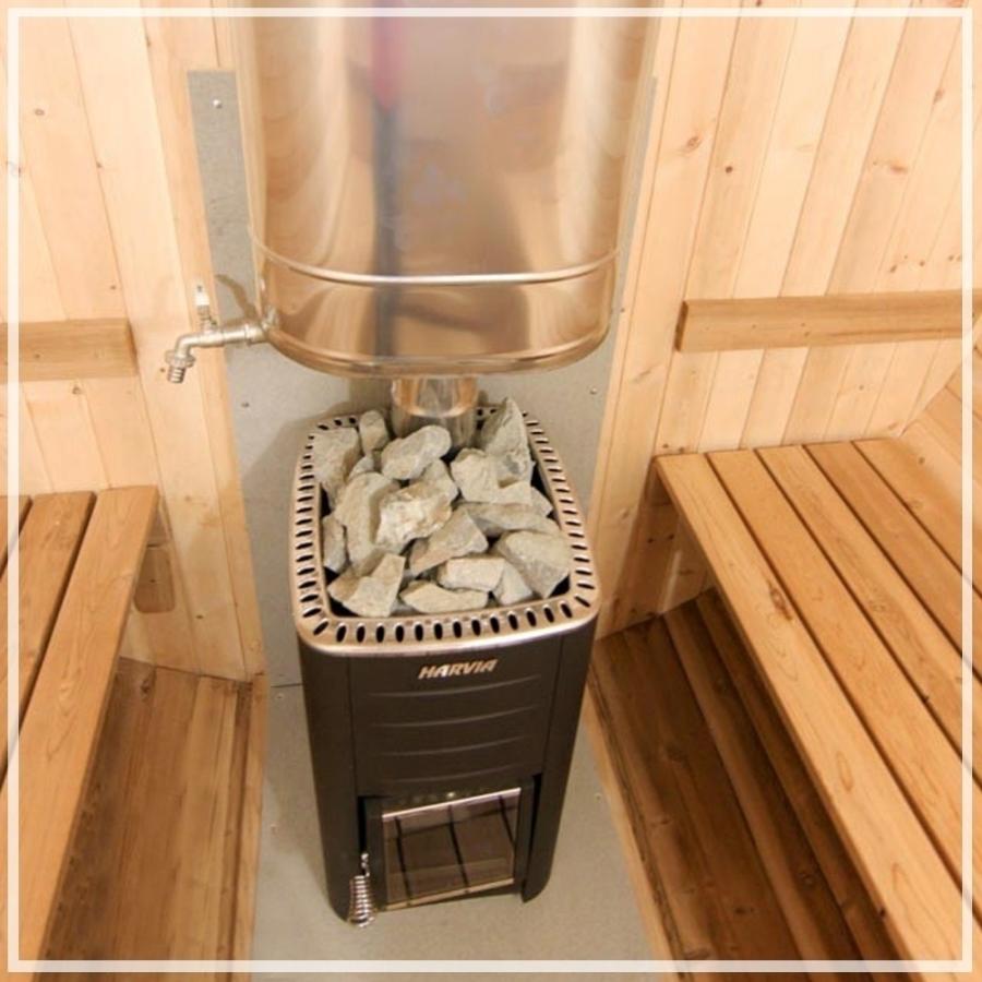直置きサウナ小屋、バレルサウナ 【3,27m】 サウナストーン使用可能 高い耐久性が特徴でロウリュに最適アロマ水をかけると心地よい蒸気が発生 : barrel-sauna327x210-08:SALE market - 通販 - Yahoo!ショッピング