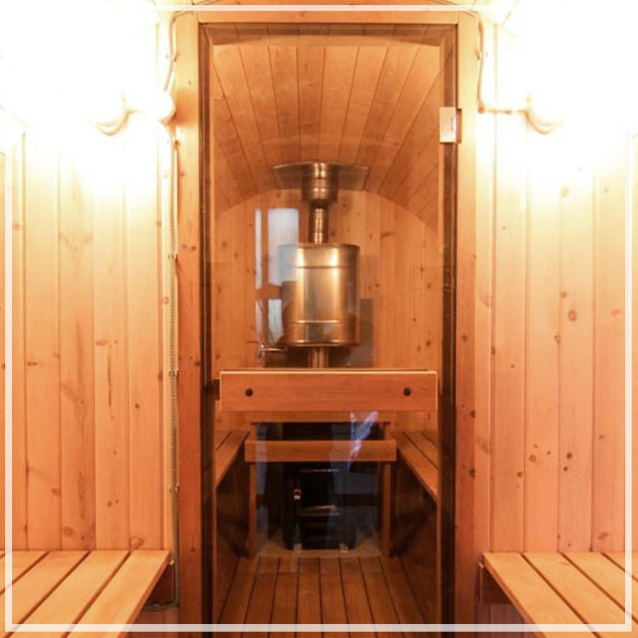 薪ストーブ付サウナ小屋 家庭用サウナ【4 x 2,1m】ストーブ サウナストーン使用可能 高い耐久性が特徴でロウリュに最適アロマ水をかけると心地よい蒸気が発生 :barrel-sauna400x210-04:SALE market - 通販 - Yahoo!ショッピング 薪ストーブ付サウナ小屋 家庭用サウナ【4 x 2,1m】ストーブ サウナストーン使用可能 高い耐久性が特徴でロウリュに最適アロマ水をかけると心地よい蒸気が発生 :barrel-sauna400x210-04:SALE market - 通販 - Yahoo!ショッピング