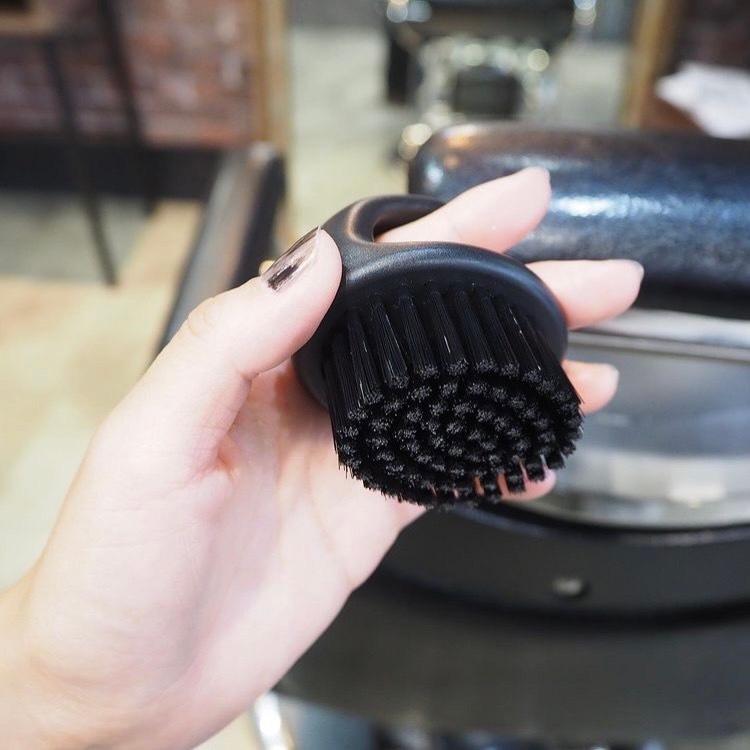 WAHL（ウォール） 正規品 ナックル・フェードブラシ : Salon market