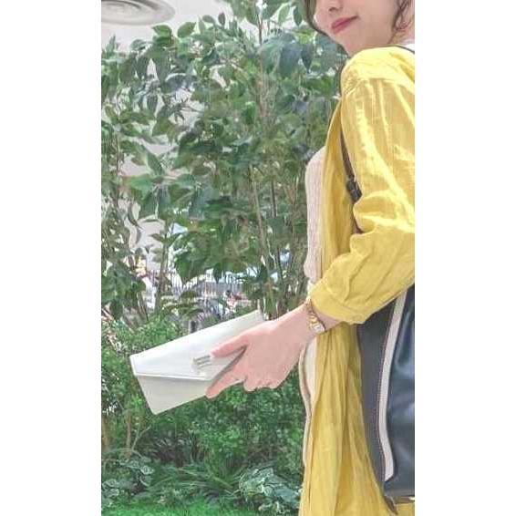 サマンサタバサ　フリル　長財布 Samantha Thavasa（サマンサタバサ） ロゴ入 牛革 かぶせ 長財布