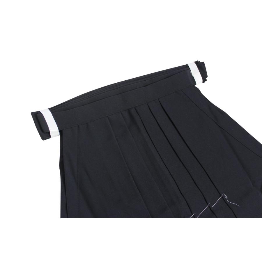 袴 テトレックス袴 21号〜27号 黒 男性／女性 黒袴 在庫品 弓道 弓具 弓道着 H-245の画像