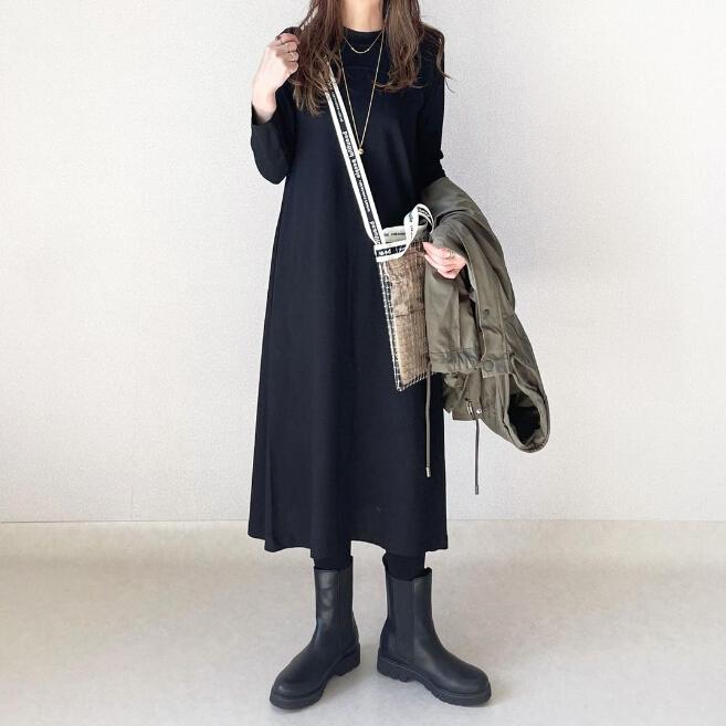 ワンピース レディース 40代 50代 ロングワンピース 無地 黒ワンピ おしゃれ 長袖 通勤 ゆったり 大人 体型カバー 韓国風 売れ筋新商品