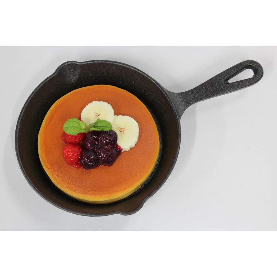 食品サンプル　スキレット用パンケーキ　６インチ　１５センチ　販促物　インテリア  アウトドア　 |  | 01