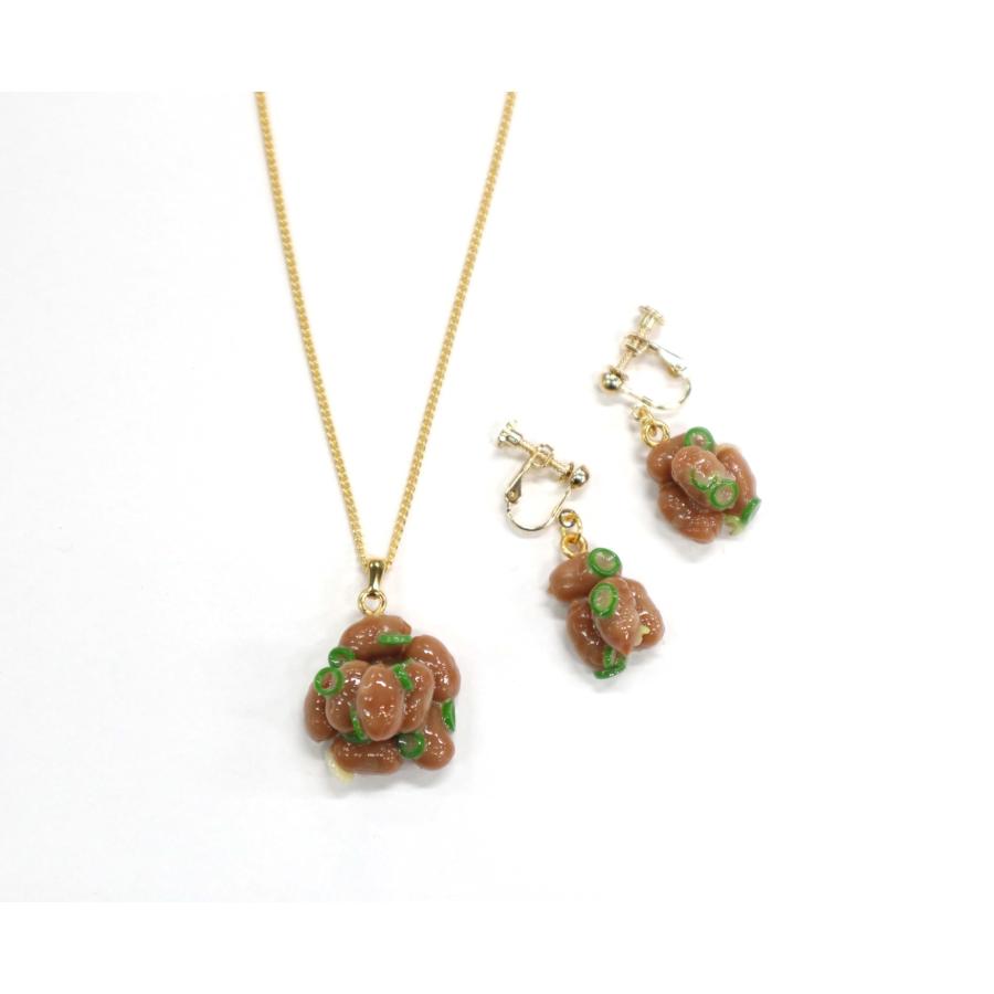 食品サンプル つぶつぶシリーズ ネックレス・イヤリングセット ゴールド（納豆） | 