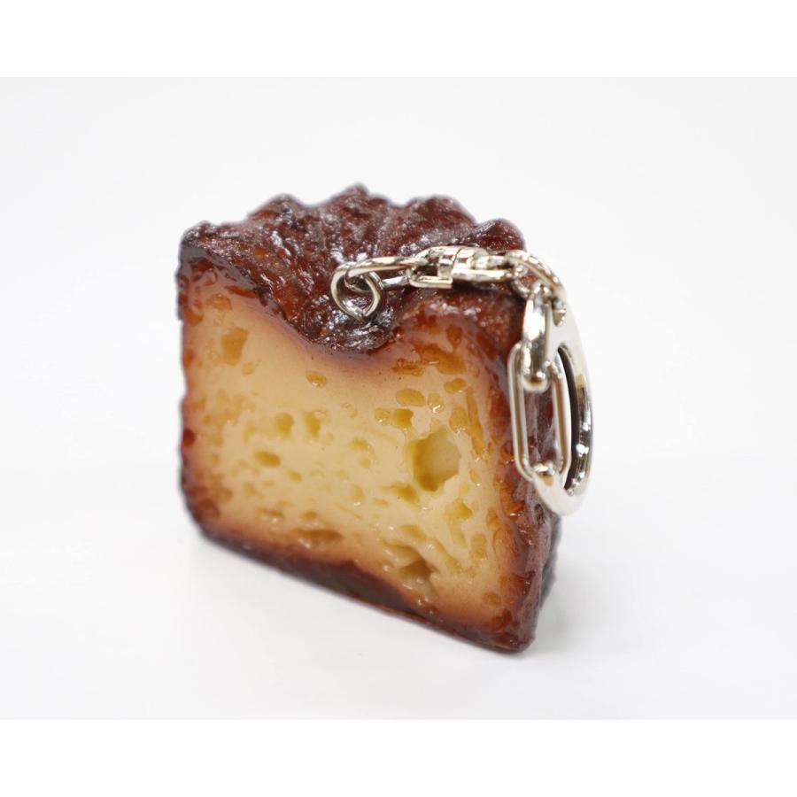 食品サンプル キーホルダー カヌレ（カット） : 食品さんぷる市場BtoC