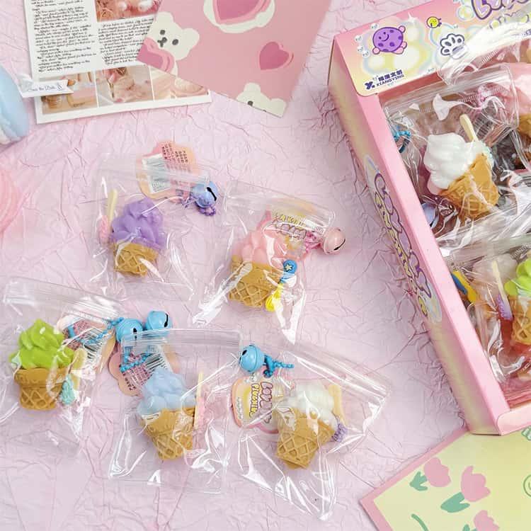 6個セット！肉球 スクイーズ キーホルダー ストレス解消 かわいい