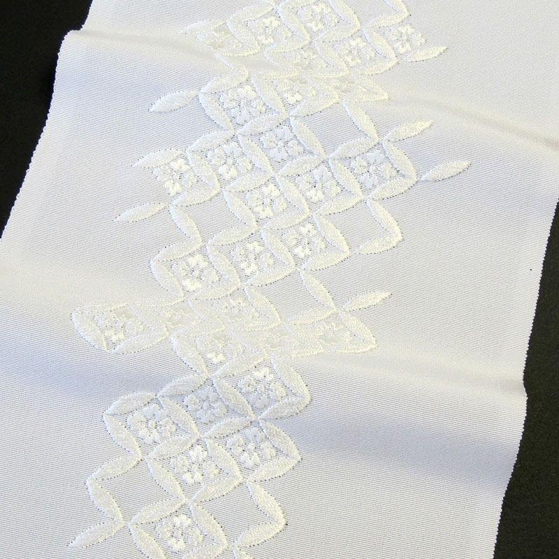 七宝菊つなぎ 刺繍半衿 / 正絹・塩瀬 袷用 白地×白 半襟 : さん 七宝菊つなぎ 刺繍半衿 / 正絹・塩瀬 袷用 白地×白 半襟 : さん