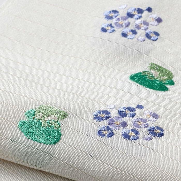 アンティーク夏の半衿 日本刺繍 紫陽花に舞う黒アゲハが素敵な絽縮緬の半衿 洗える刺繍半衿 あじさい色のお花【ラスト】 和装小物（帯・半襟
