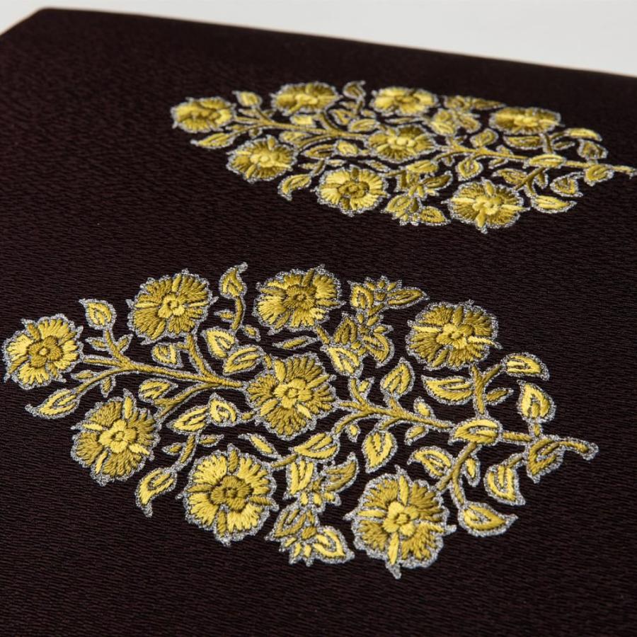 仕立て上がり名古屋帯 リーフにかたどった草花をデザインした手刺繍の 