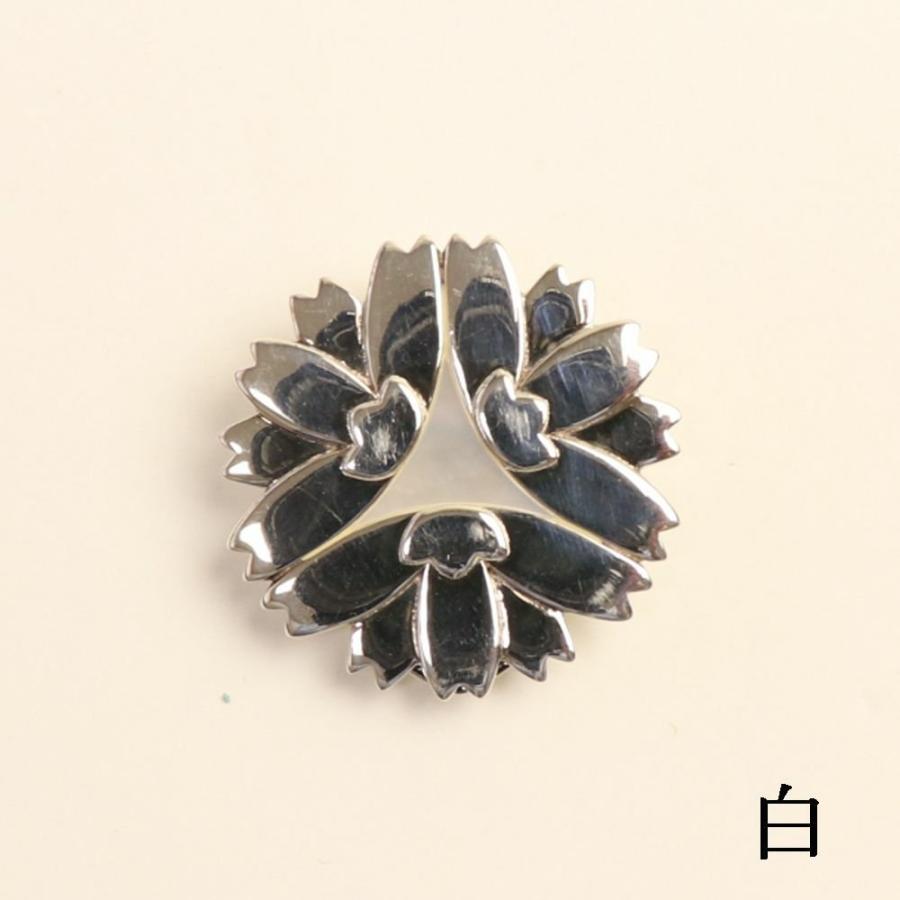 純銀・螺鈿 帯留【三ツ桜】 kiki 京都 さんび 日本製｜sanbi-do｜02