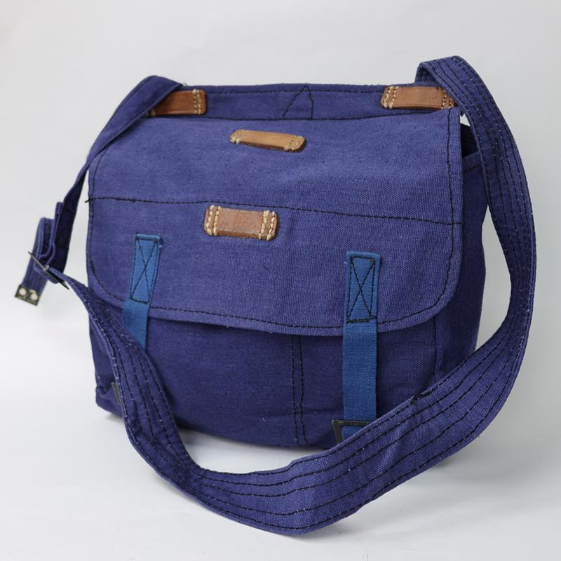 ルーマニア軍. ブレッドバッグ [ブルー] 革付き・ホルダーストラップ