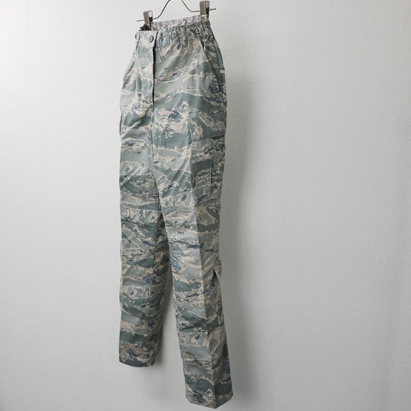 新品未使用　レディース　サバゲー用迷彩柄ズボン パンツ 迷彩 サバゲー装備 戦闘服 ズボン サバゲー アーミー