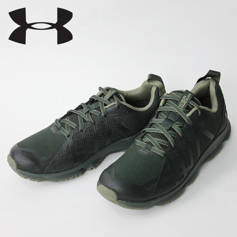 Under Armour MG Strikefast アスレチックシューズ[ODグリーン