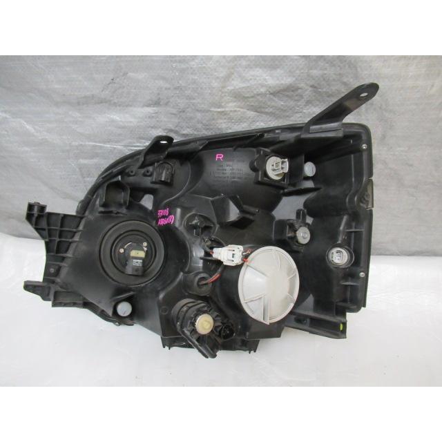 ヴォクシー DBA-AZR60 右ヘッドライト 81110-28B10 331108 : サンコー